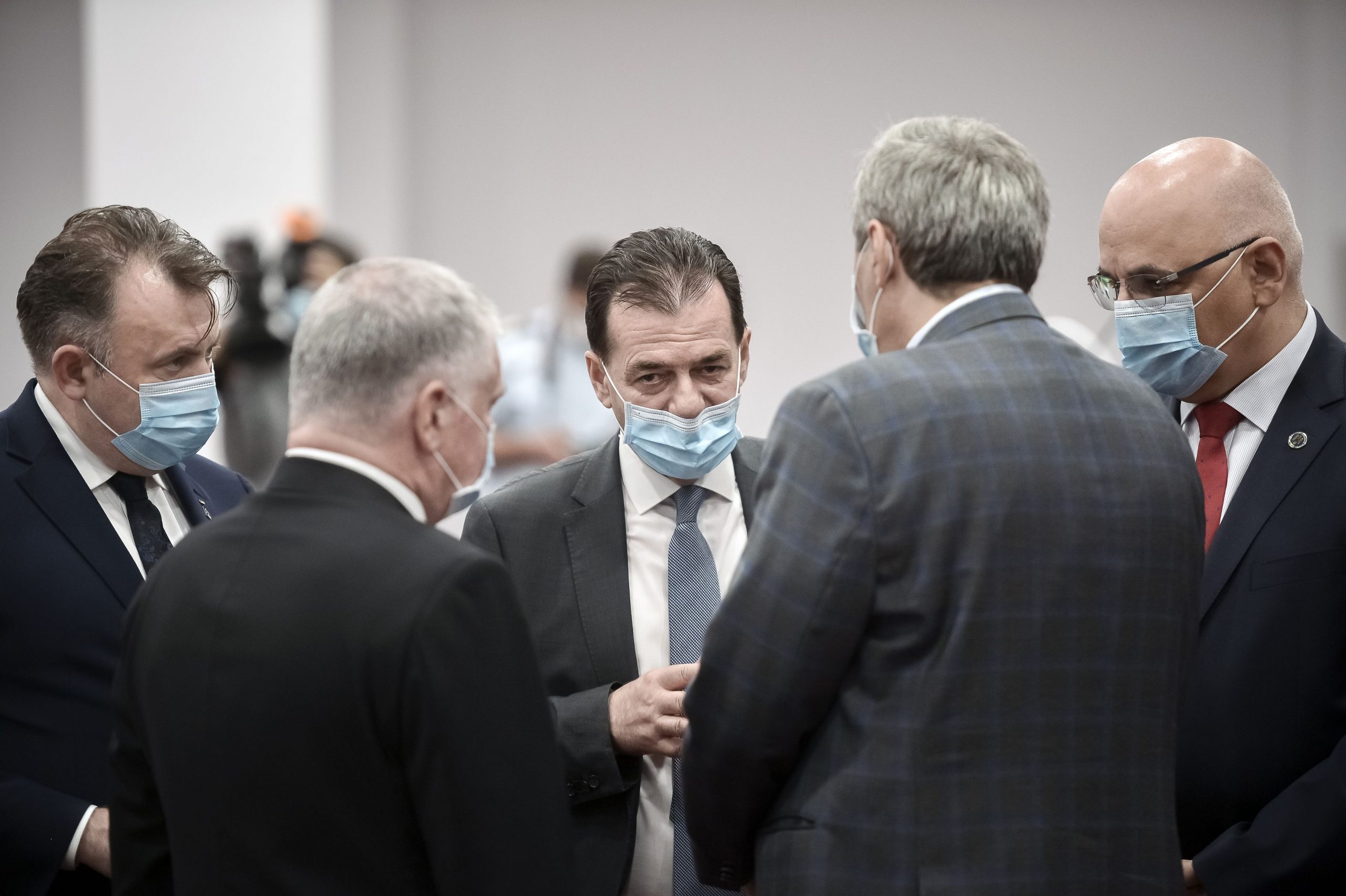 Orban a prelungit starea de alertă fără să se abată de la lege. Acuzațiile PSD l-au determinat să-și justifice decizia