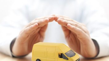 Românii cumpără mai puține mașini în 2020. Cu cât a scăzut numărul de înmatriculări pentru vehiculele comerciale