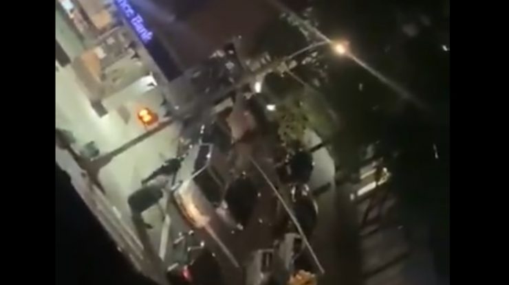 VIDEO. Un polițist american este lovit în plin de o mașină în timpul protestelor din New York