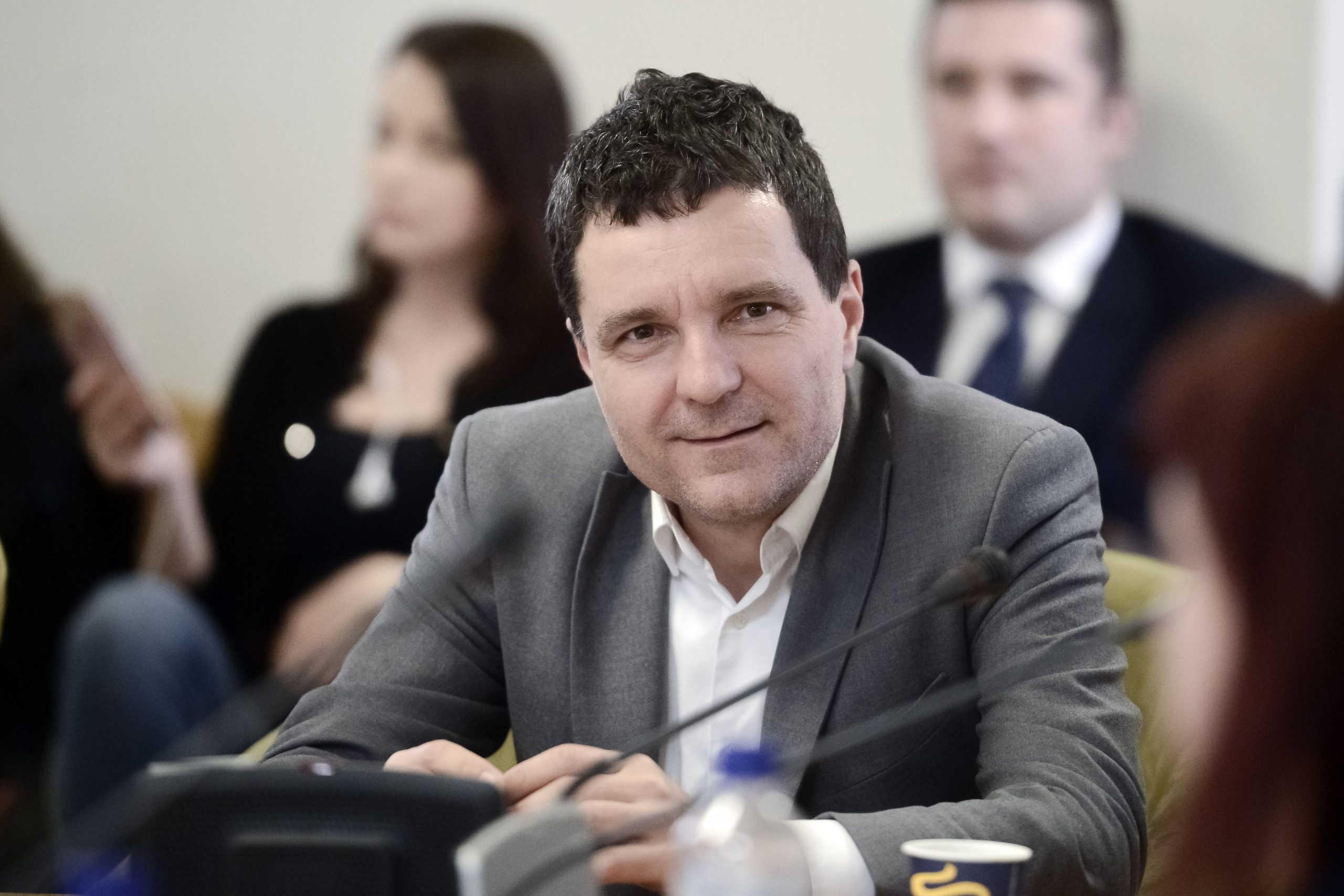 Gabriela Firea îl vrea pe Nicușor Dan viceprimar. Nicușor Dan: „N-aș recomanda-o nici ca președinte de scară de bloc”