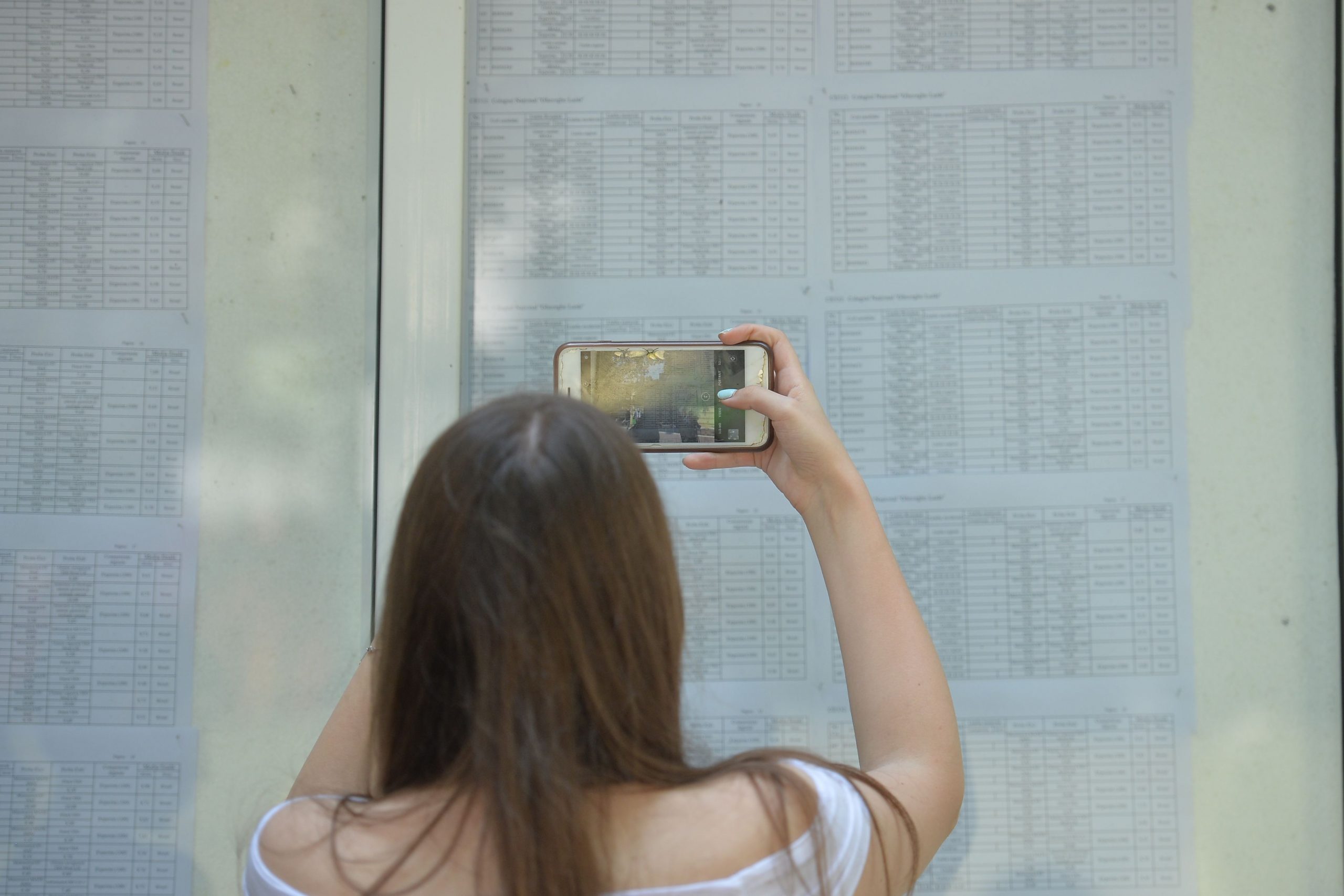 Un avocat cere ca nota elevilor să nu poată să scadă la BAC în urma unei contenstații: Nimănui nu-i poate fi agravată situaţia în propria cale de atac