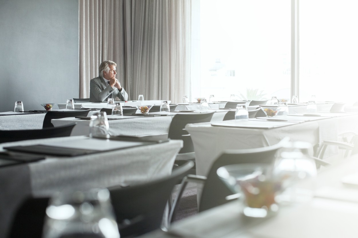 Patronii de restaurante așteaptă măsurile de relaxare. Autoritățile nu au un răspuns clar pentru ei