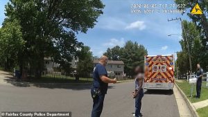 VIDEO Un polițist alb din Virgina aplică electroșocuri unui bărbat de culoare, în mijlocul străzii. Riscă închisoare