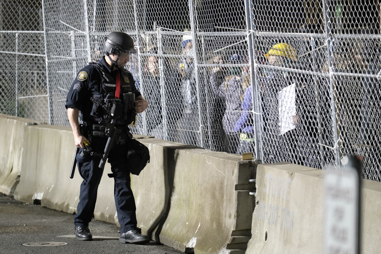 Poliţia din orașul în care a fost omorât George Floyd va fi „destructurată”