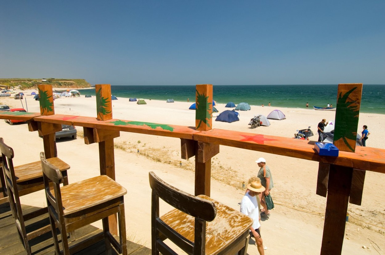 Latura „bună” a pandemiei. În lipsa sezonierilor străini, patronii de pe litoralul românesc angajează români