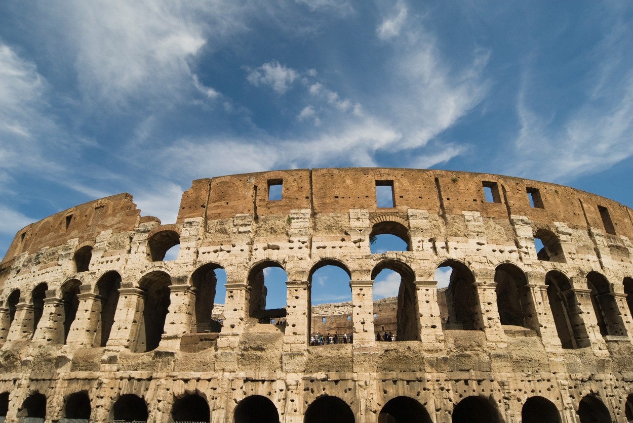 Pleci în vacanță în Italia? Luminiţa, asistentă medicală în Roma, îţi spune ce măsuri să iei ca să nu revii infectat