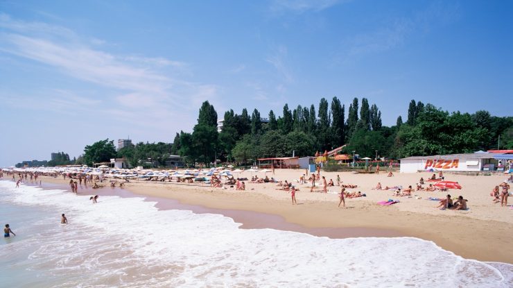 Bulgaria prelungeşte starea de urgenţă epidemică. Care sunt noile reguli pentru străini