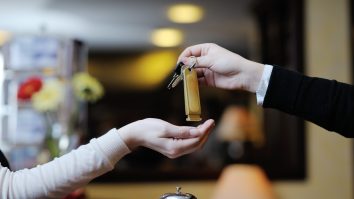 Idei de vacanţă în vreme de coronavirus. Uite ce preferă românii de teama Covid-19