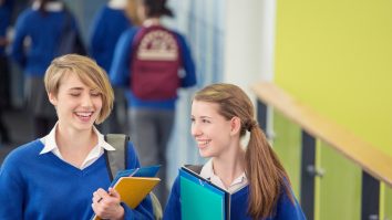 Educația sexuală devine „educație sanitară”, iar predarea se va face doar cu acordul părinților