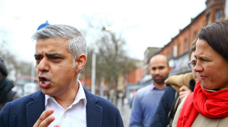 Primarul Londrei cere verificarea tuturor statuilor, după ce protestatarii au dărâmat monumentul unui negustor de sclavi