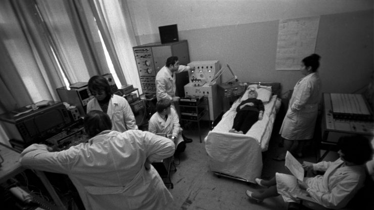 Sovieticii ar fi efectuat studii în anii ’50 pentru dezvoltarea unei strategii anticoronavirus. Un vaccin testat atunci ar putea fi folosit
