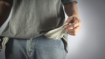 Coronavirusul a secat buzunarul angajaților români cu până la 27%. Sectoarele cele mai afectate