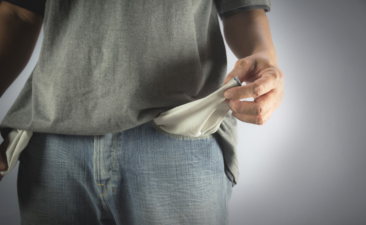 Coronavirusul a secat buzunarul angajaților români cu până la 27%. Sectoarele cele mai afectate