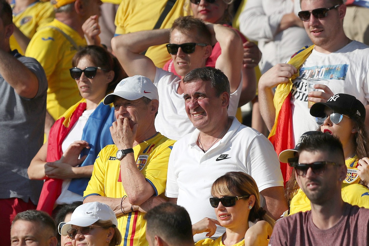 Gică Hagi, acuzat de blat de fanii lui Dinamo: „Cine dezinfectează fotbalul românesc de virusul omeniei”