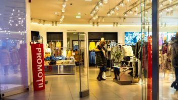 De când ai putea merge din nou la shopping. Ministrul Economiei îți spune când s-ar putea redeschide mall-urile