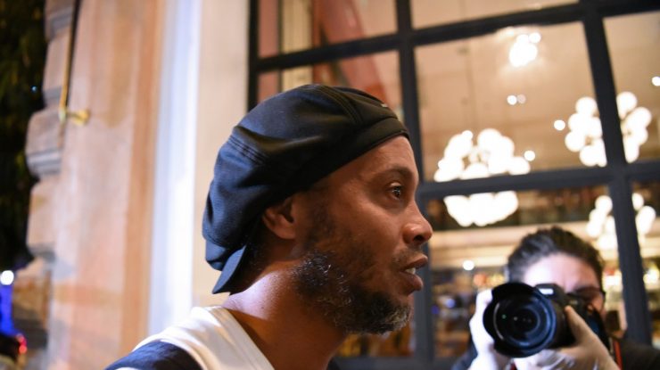 Brazilianul Ronaldinho vrea să se reapuce de fotbal la 40 de ani, sub comanda lui Maradona