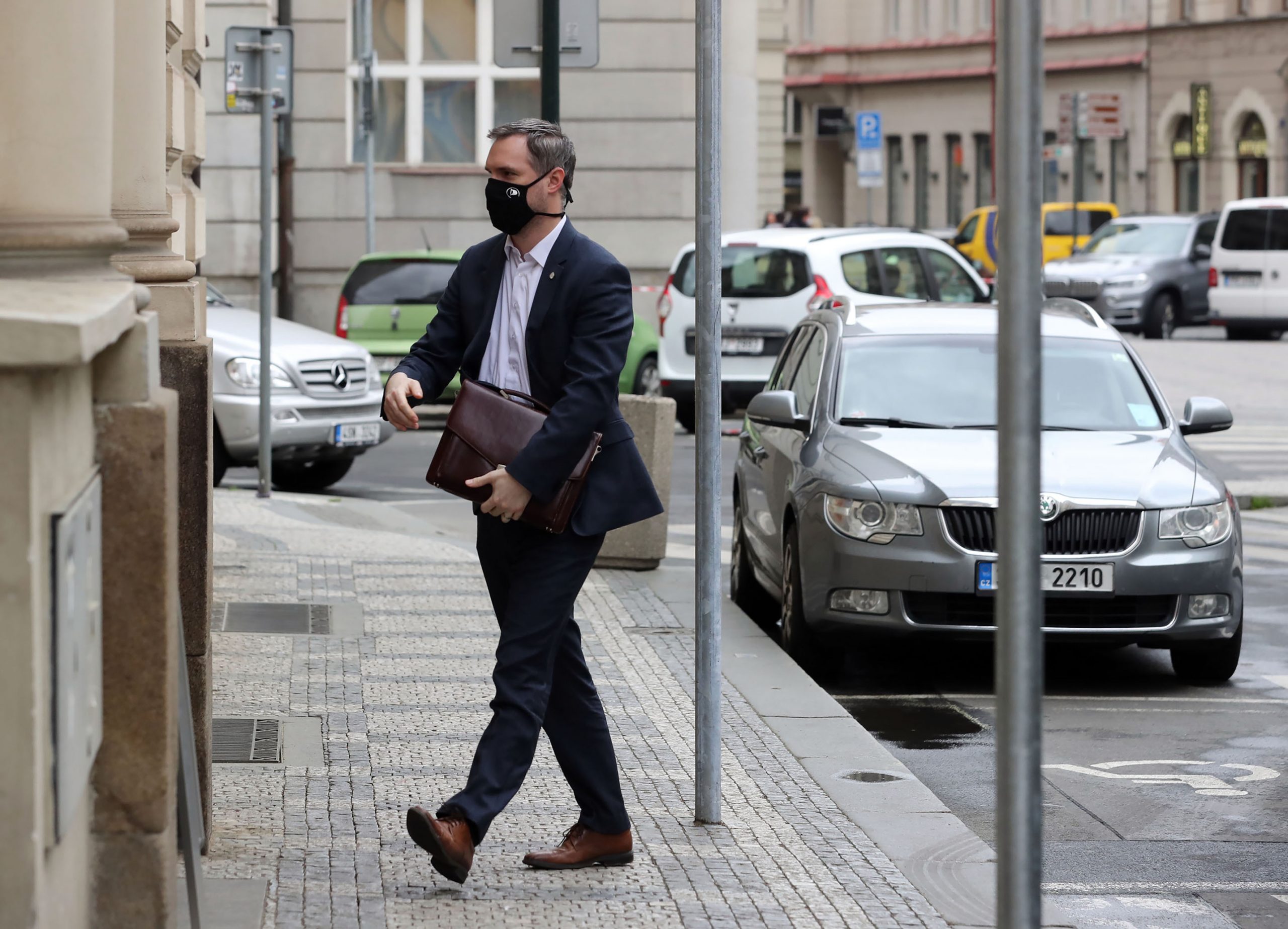 Cehia va expulza doi diplomați ruși, după ce au oferit informații false despre un presupus atac chimic asupra primarului din Praga