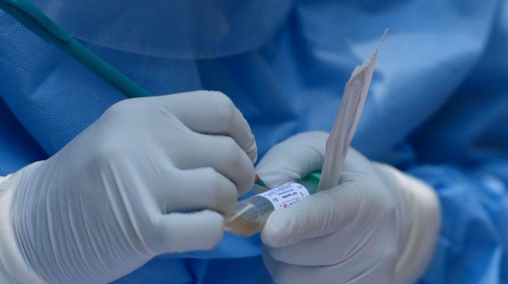 Valul doi, deja prezent în anumite zone din România, spune Virgil Musta: Riscăm să „ne relaxăm“ cu măsuri mai stricte