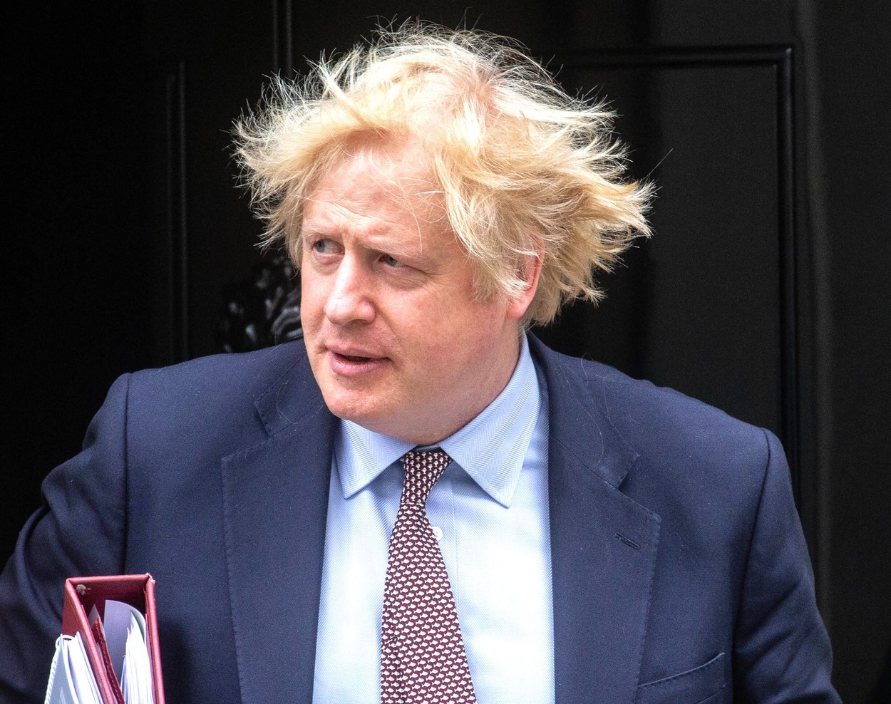 Boris Johnson îi sfătuieşte pe englezi să slăbească pentru a nu avea complicaţii în lupta cu virusul