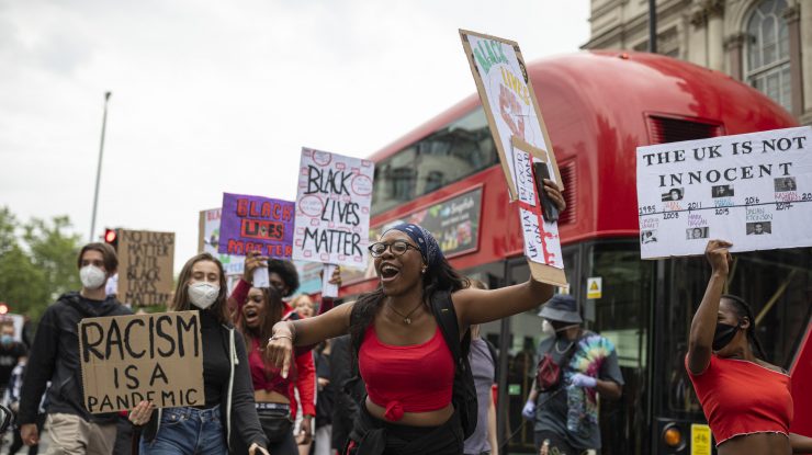 Protestele din SUA ajung și în Europa. Violențe în centrul Londrei