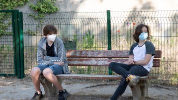 Un elev din Iași a fost testat pozitiv la Covid-19. El a participat la pregătirea pentru Evaluarea Națională alături de alți colegi