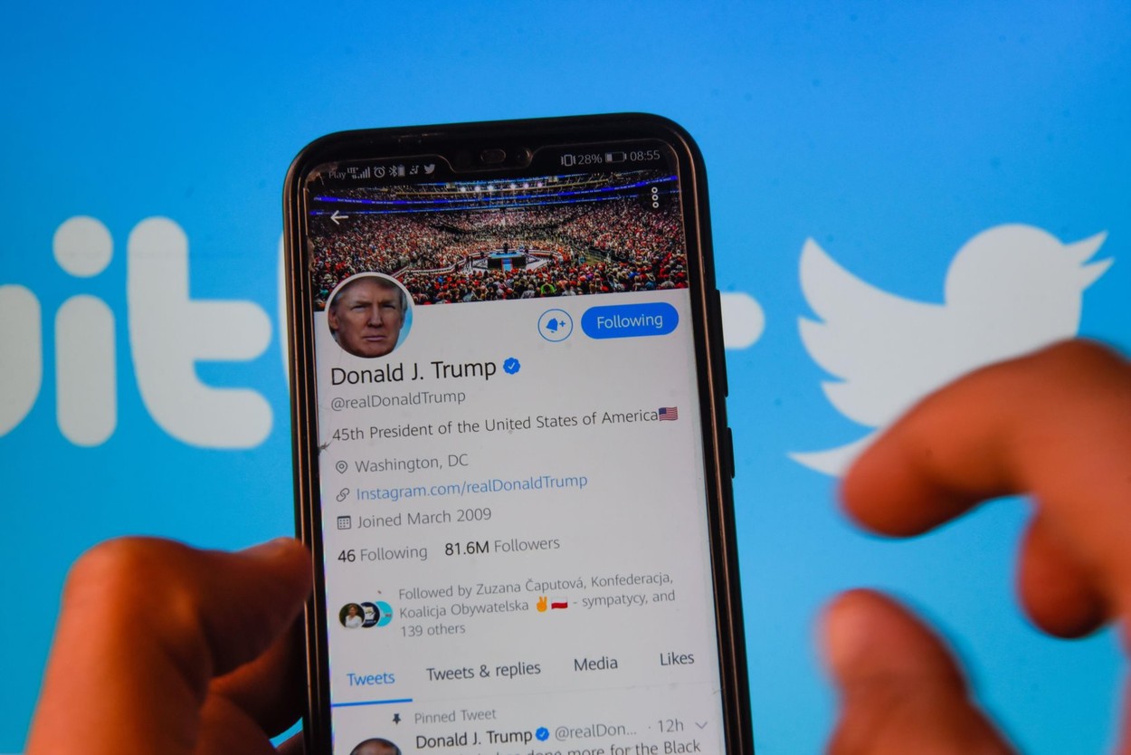 Trump spulberă toate recordurile pe Twitter. Numărul incredibil de postări făcute în doar 24 de ore