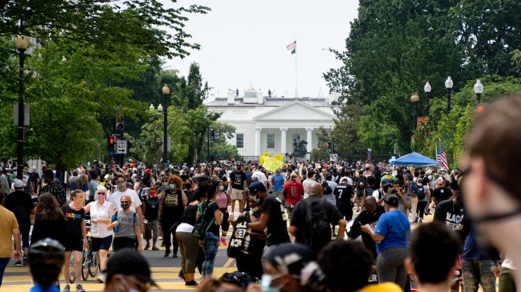 Noi proteste în fața Casei Albe. Se anunță un număr uriaș de americani pe străzi: 1 milion de protestatari doar în Washington