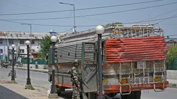 Cel puțin 20 de soldați indieni au fost uciși în confruntări cu forțele chineze. Beijingul îi acuză pe indieni că au trecut granița