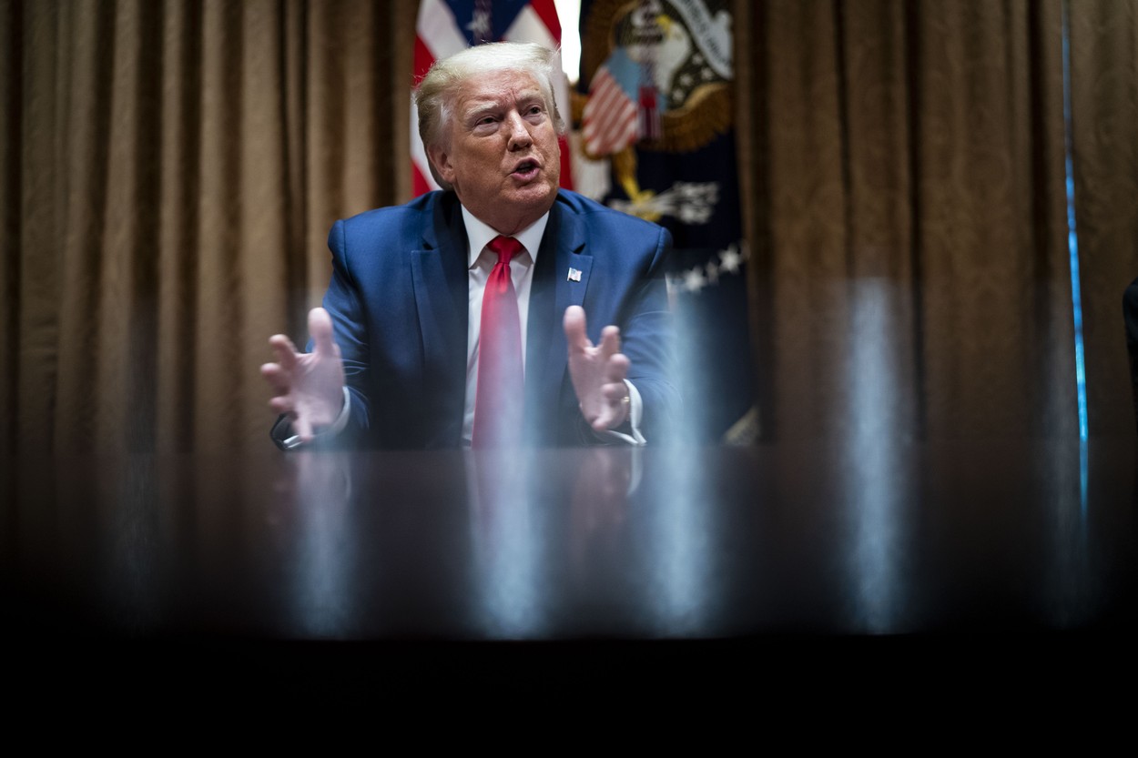 Donald Trump face afirmații controversate: Tehnica „strangulării“, necesară poliţiştilor în unele situaţii, dar ar trebui eliminată