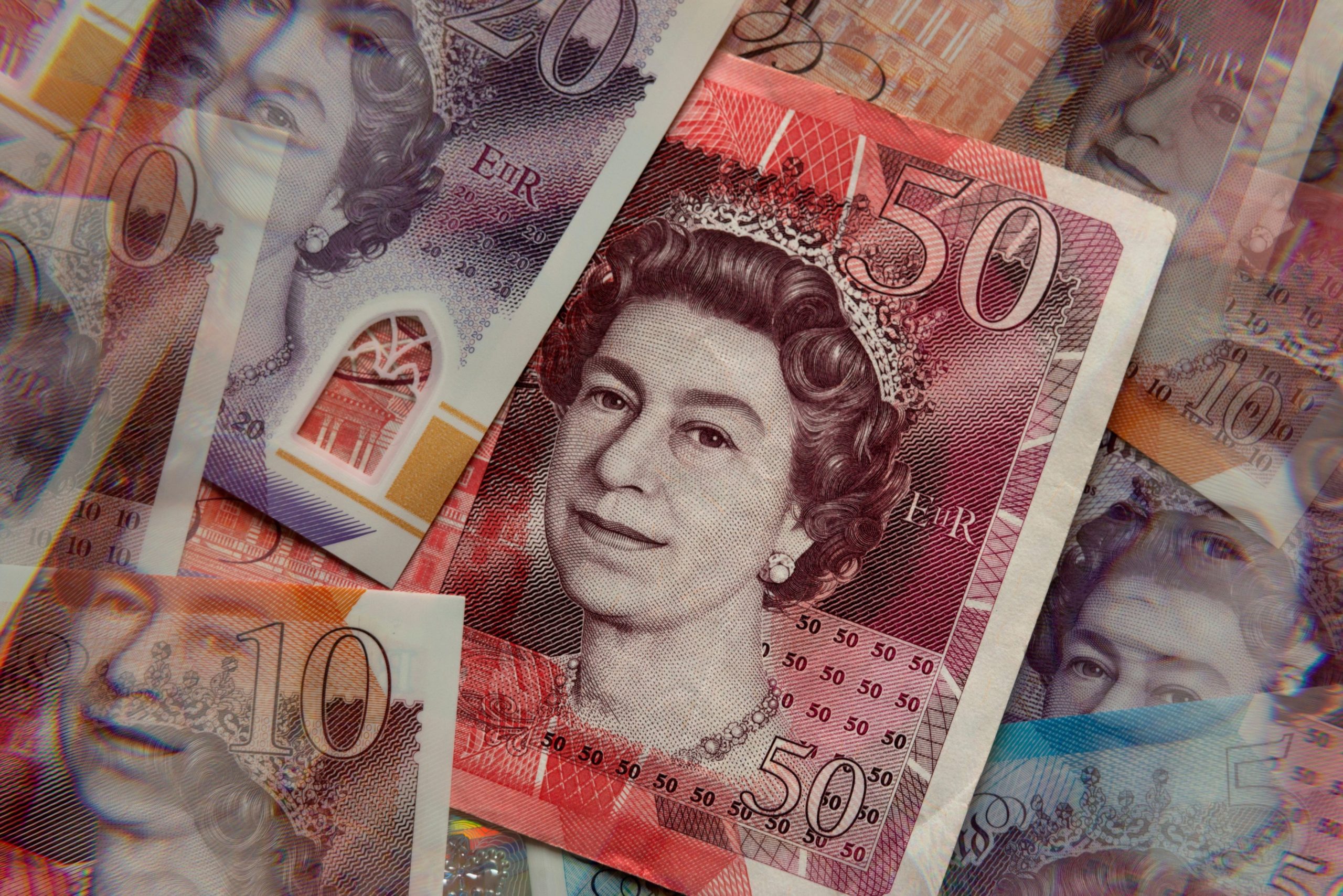 Datoria Marii Britanii a depăşit valoarea economiei sale