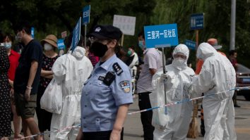 Beijingul plasat „în stare de război”. Focarul din piață a pus sub noi restricții – 27 de cartiere