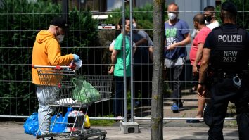 Mărturia unui fost angajat român al abatorului din Germania: „De la durere, plângeau noaptea în somn”