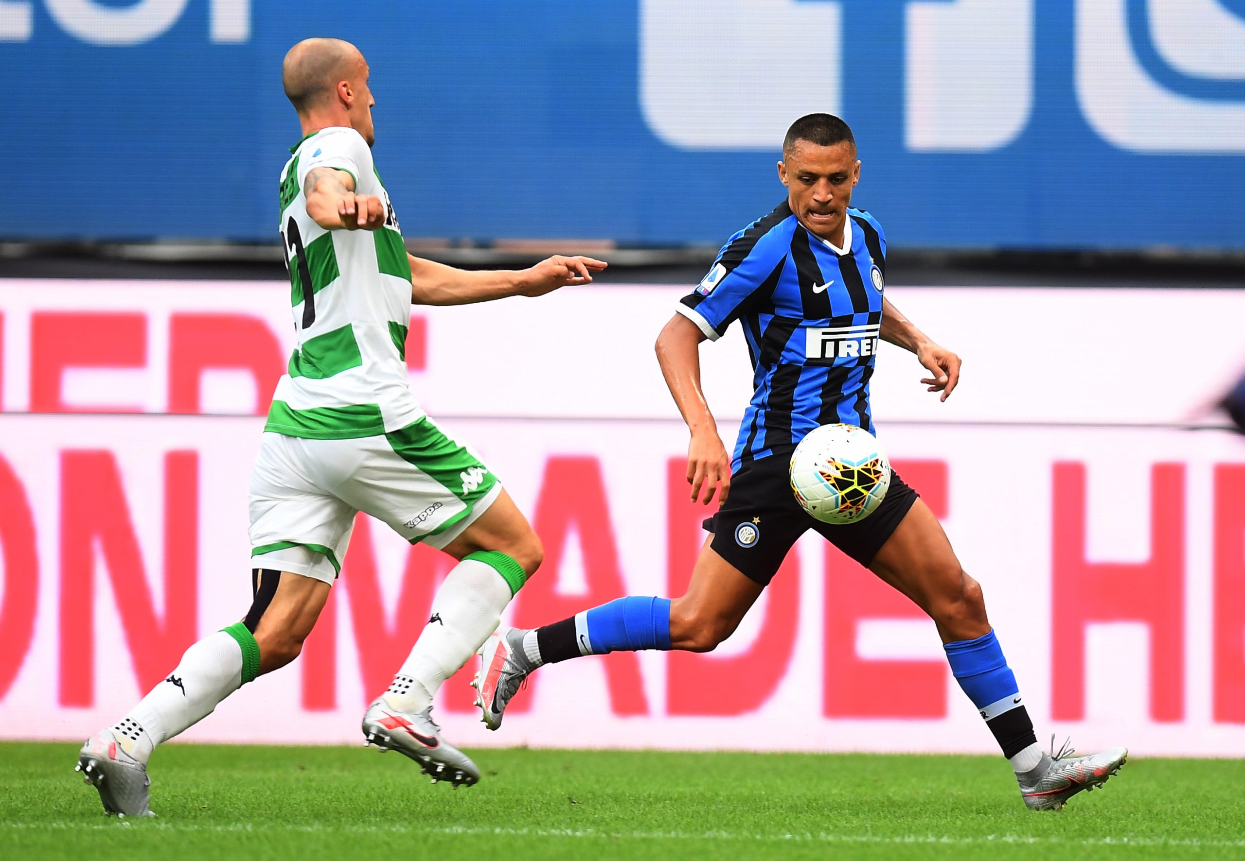 Vlad Chiricheș s-a întors pe teren după 8 luni de pauză. Internaționalul român a fost titular în meciul cu Inter