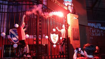 Liverpool a devenit campioană, iar zeci de fani au ieșit pe străzi să sărbătorească. Suporterii nu au respectat distanțarea socială