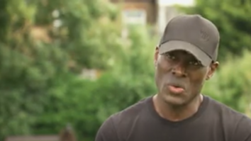 Patrick Hutchinson, protestatar de culoare, a salvat un extremist rănit în timpul protestului din Londra. Mărturia acestuia