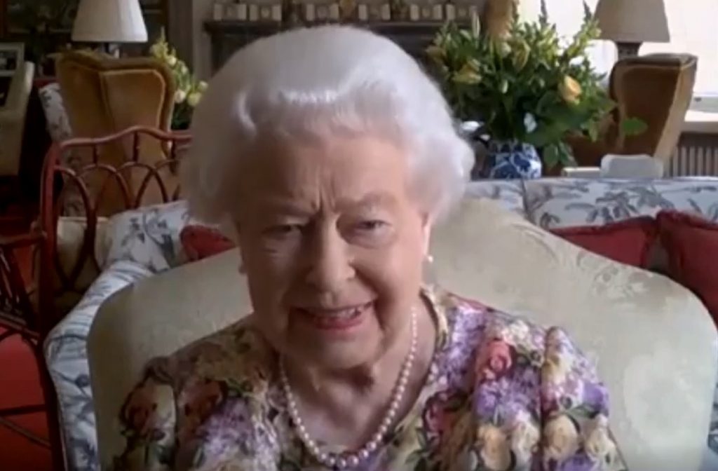 Apariție inedită a Reginei Elisabeta a II-a, la 94 de ani. Uite-o pentru prima dată într-o videoconferință publică