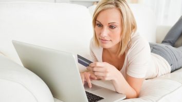 Coronavirusul a mutat sesiunile de cumpărături în online. Ce au cumpărat românii în starea de urgență și cât au cheltuit