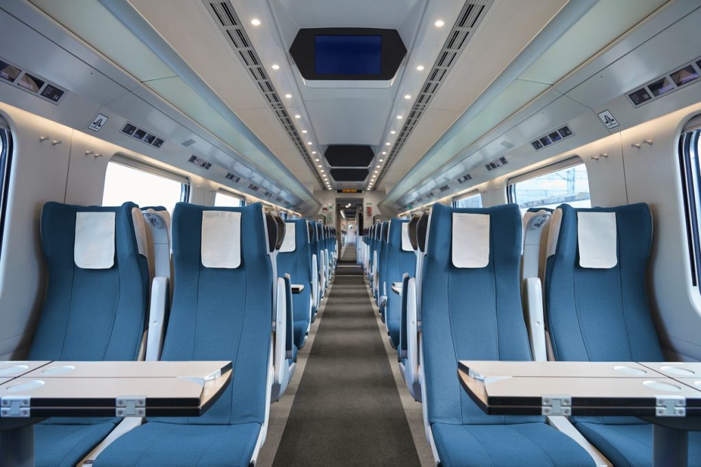 Guvernul Belgiei oferă călătorii gratuite cu trenul pentru rezidenți. Compania publică de căi ferate nu este de acord