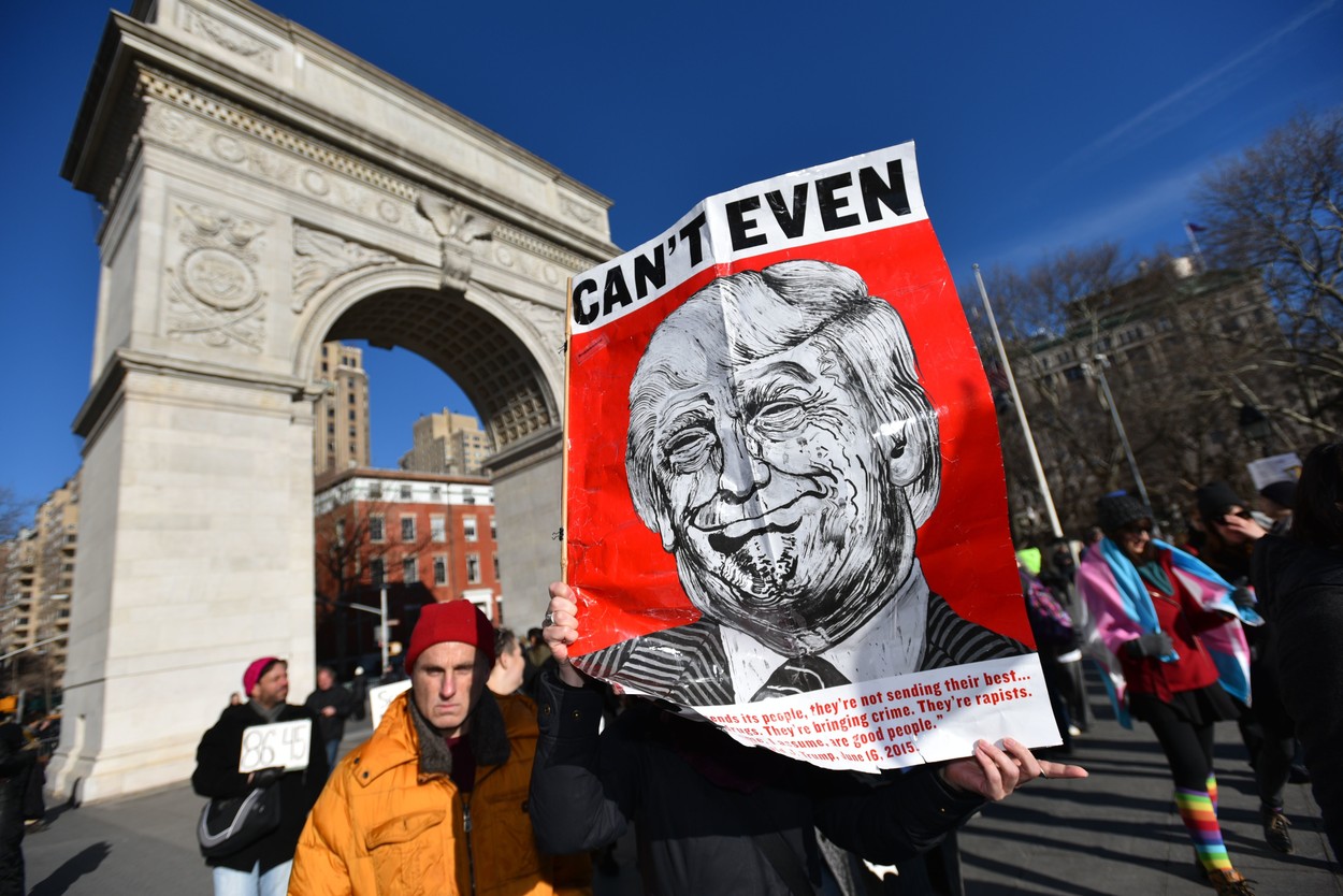 Trump a vrut să-l concedieze pe Secretarul Apărării SUA pentru că nu a fost de acord cu el în utilizarea forțelor armate. Ce l-a oprit pe Trump