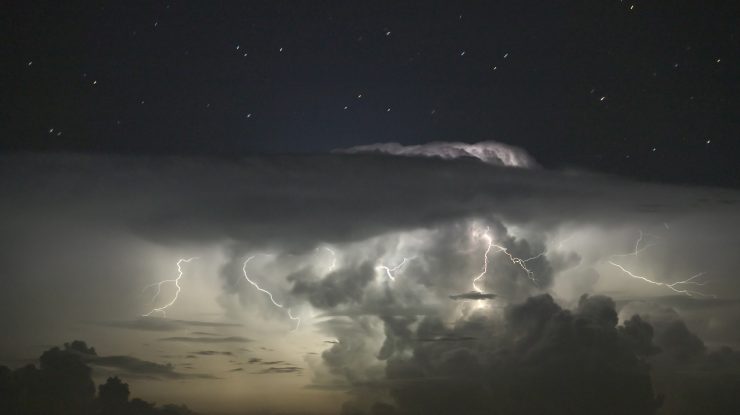 Vremea în București: maxime cuprinse între 26 și 28 de grade. Vijelii și grindină în Capitală