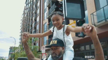 Fetița de 6 ani a lui George Floyd nu știe cum a murit tatăl ei de fapt : ”Tata a schimbat lumea”. VIDEO