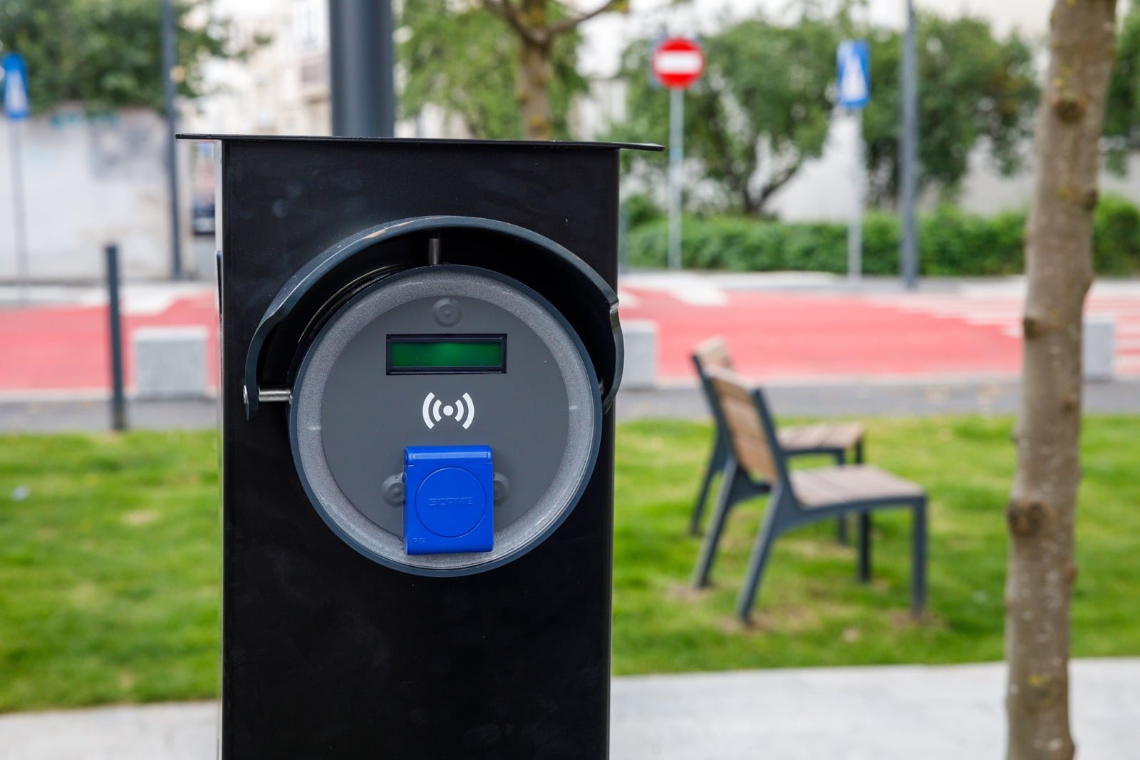 Imagini cu prima stradă smart din România, după ce a fost finalizată: ce beneficii îți oferă