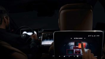 Uite cum arată maşina cu 5 display-uri cu touchscreen. Are mai multe sisteme inteligente şi senzori ca niciodată.VIDEO