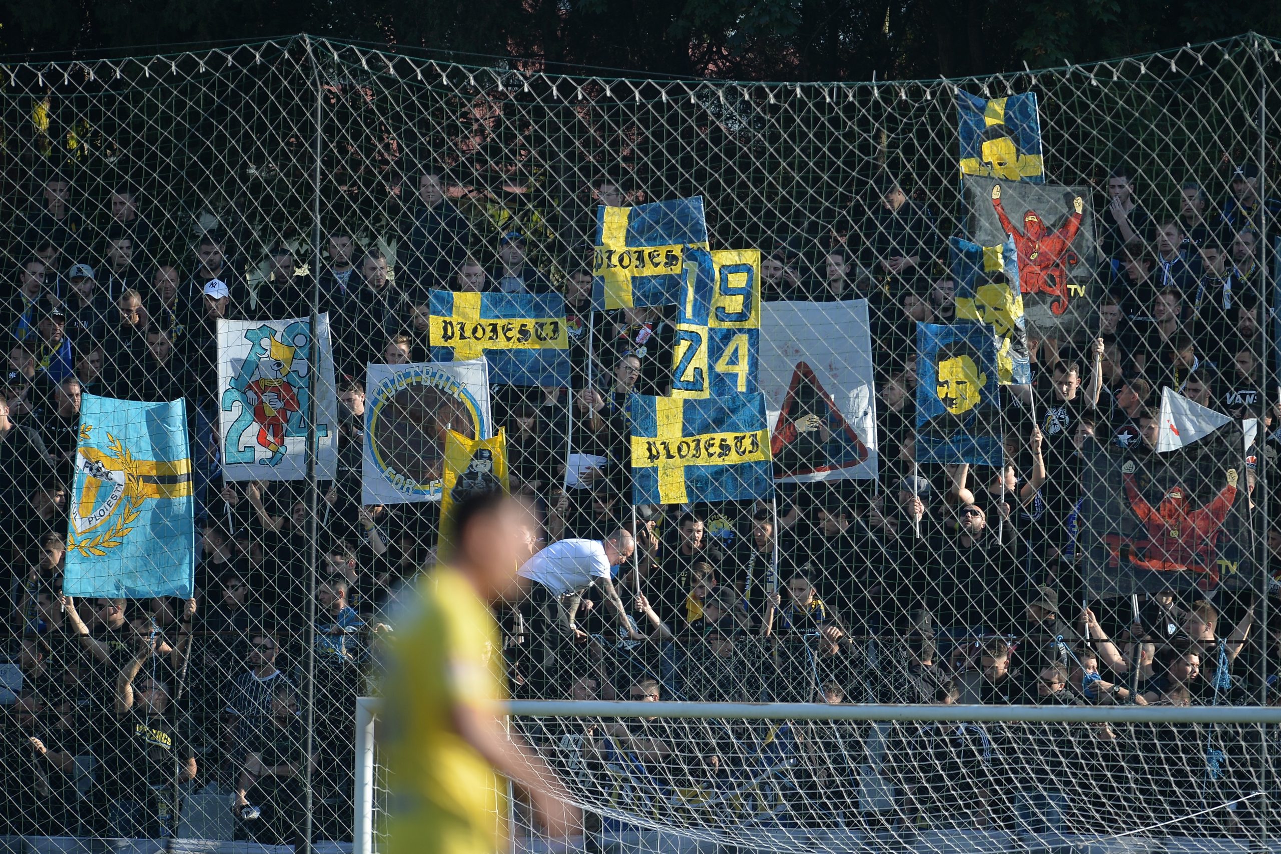 Cinci fotbaliști de la Petrolul Ploiești au fost testaţi pozitiv cu coronavirus. Partida cu UTA Arad va fi amânată
