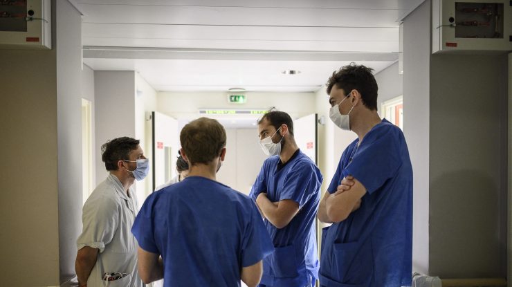 Scrisoare din linia 1: Vrem să rămânem medici, nu gardieni, nici polițiști, nici magistrați