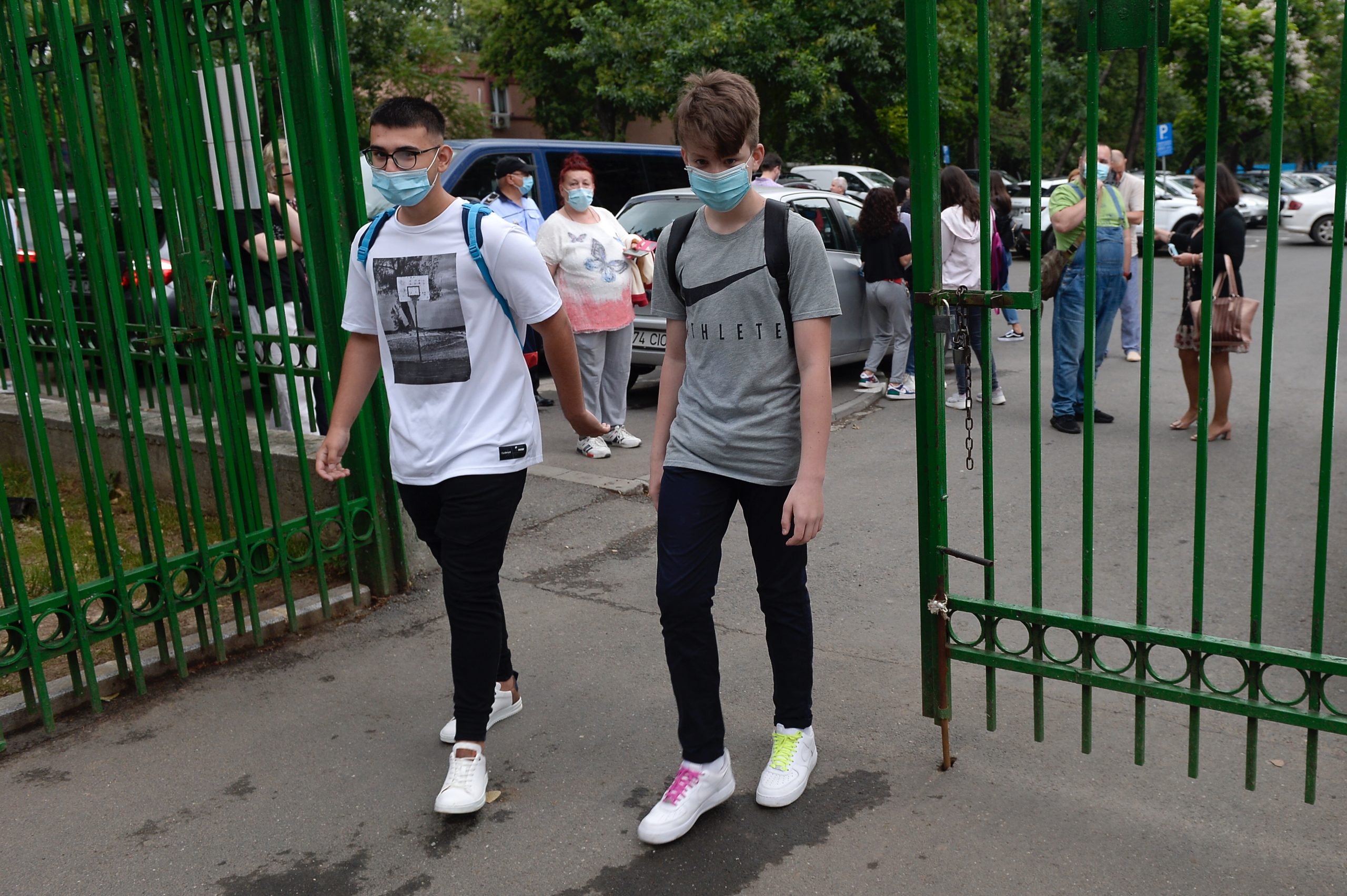 Cum se va relua școala în toamnă? Propunerile medicului Virgil Musta pentru educaţie în siguranţă