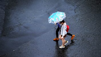 Te așteaptă vreme ploioasă: 29 de județe sunt sub avertizare Cod galben de furtuni