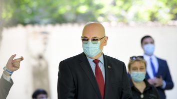 Raed Arafat: „Nu ai cum să vezi 555 de cazuri și să vii cu relaxare“