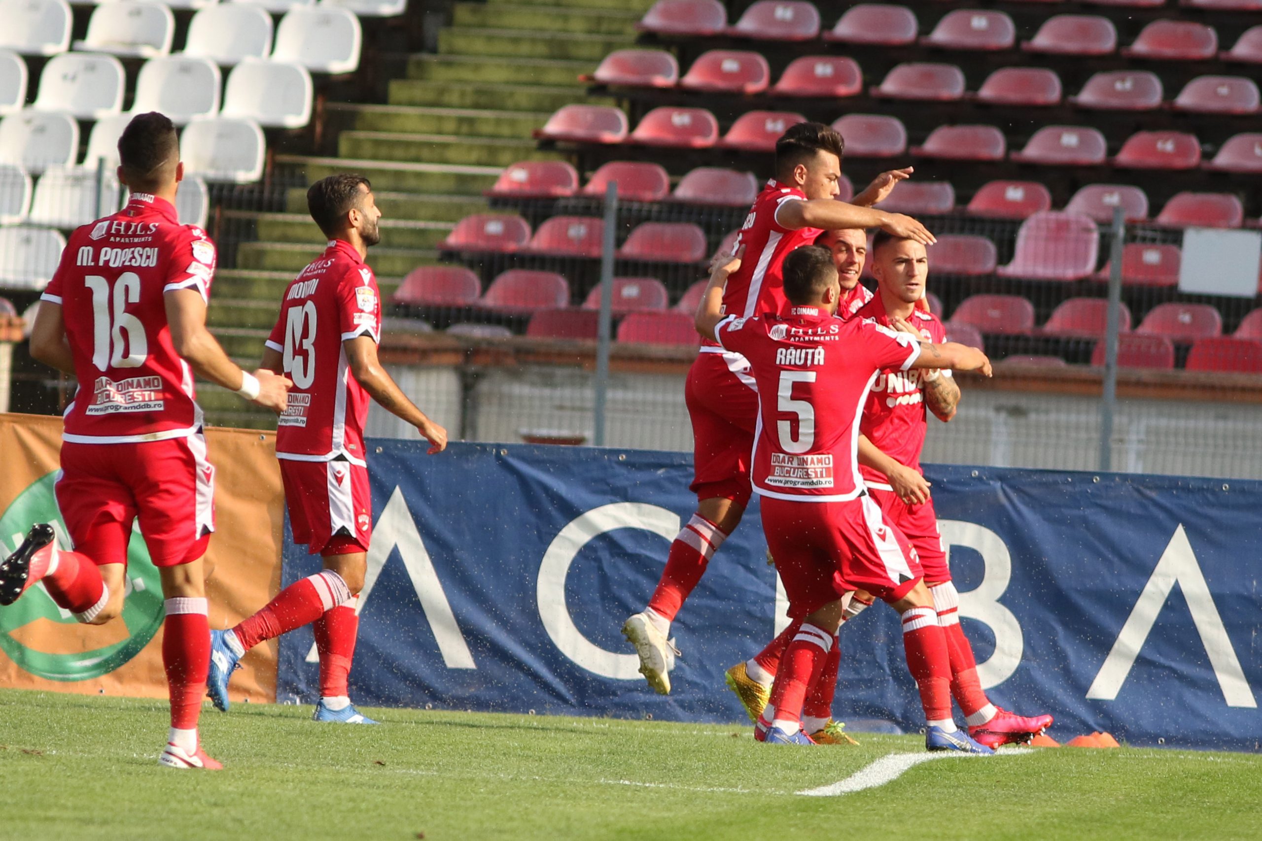 Dinamo vrea oprirea campionatului din cauza coronavirusului