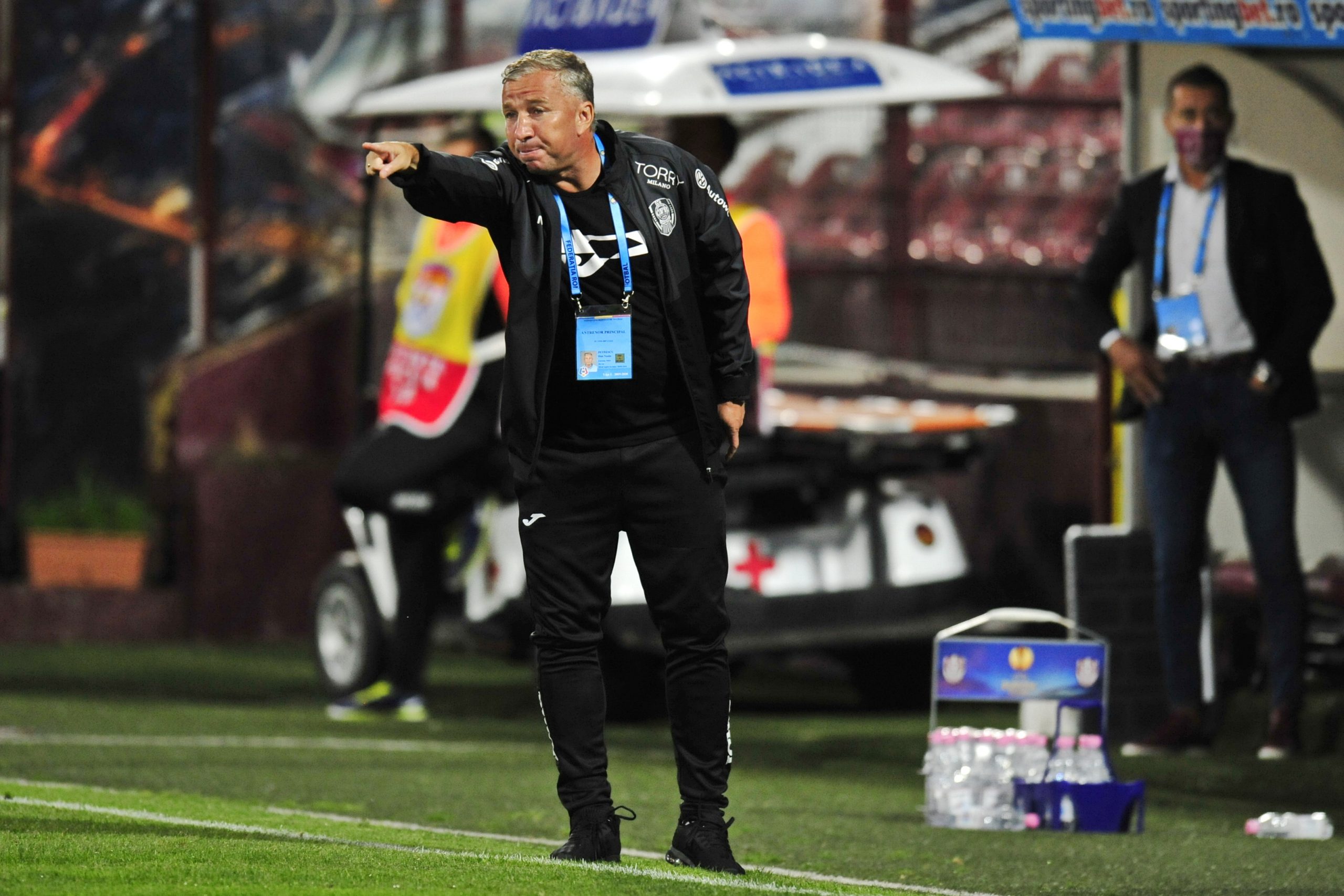 CFR Cluj anunţă oficial că Dan Petrescu are coronavirus / Cele 23 de persoane din cadrul clubului, testate anterior pozitiv, nu au Covid-19